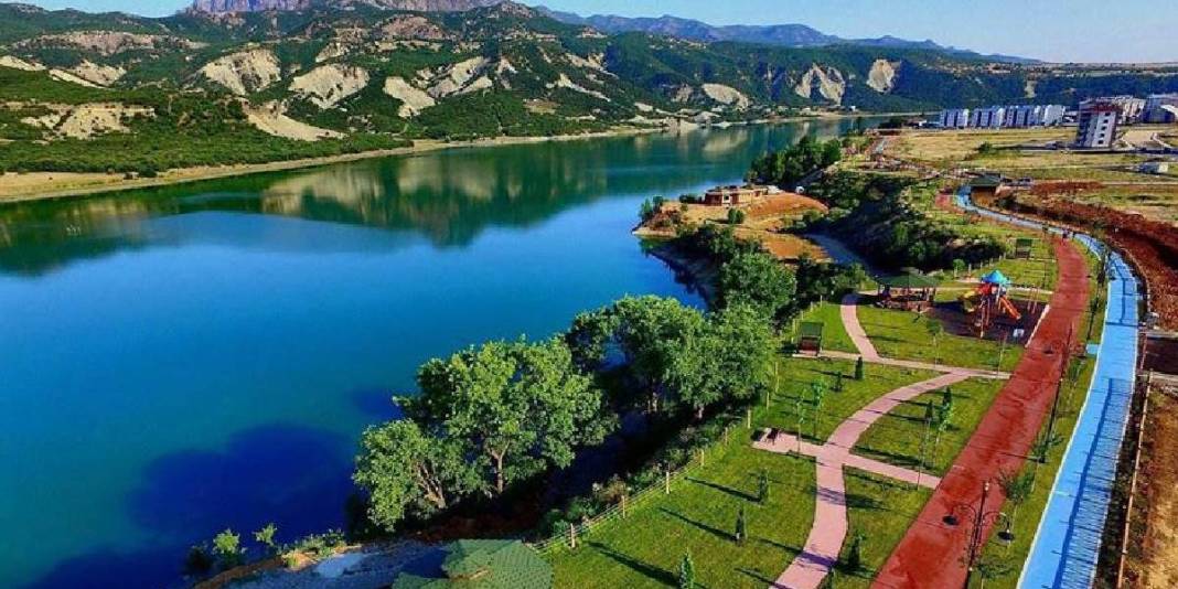 Yazın ziyaretçi akınına uğruyor, nüfusu 10 katına çıkıyor! Batının değil doğunun uğrak noktası: O ilimiz şimdi kabuğuna çekildi 2